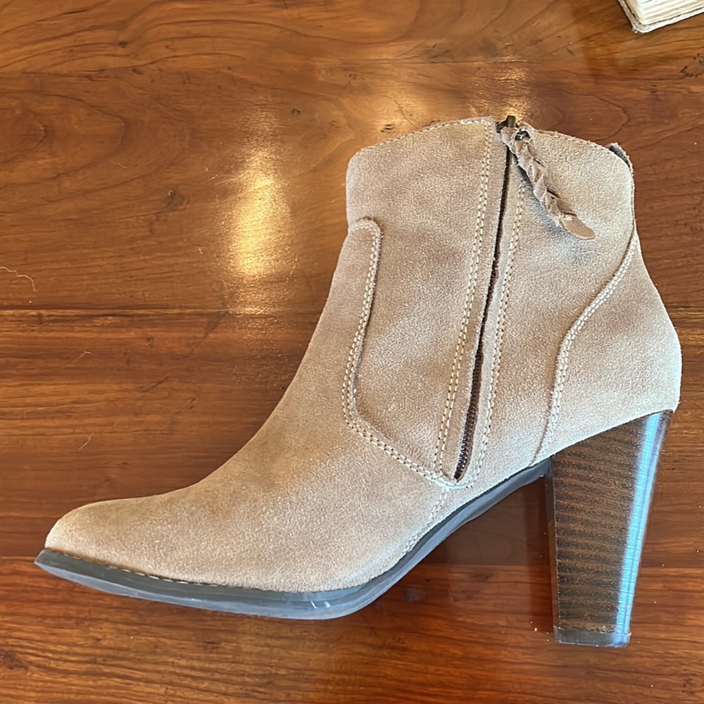 Very Volatile Wright Taupe Suede Leather Ankle Boots - Picture 5 of 10
